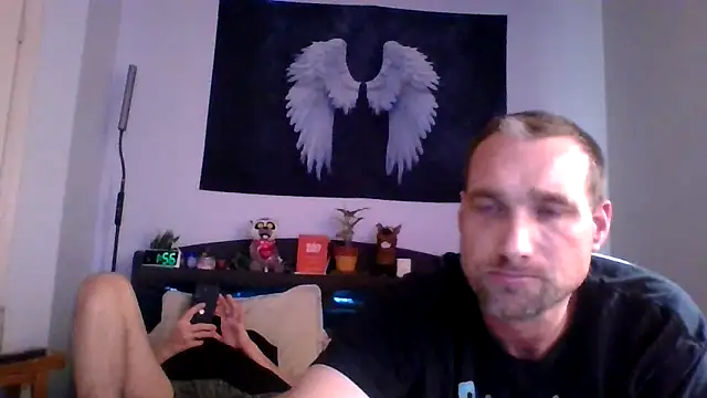 Snapshot of LeeDank chatting on 12.02.25 LeeDank online show from 12.02.25