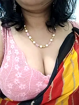 Snapshot of divya-jannu chatting on 11.12.25 divya-jannu online show from 11.12.25