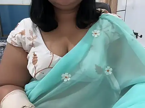 Snapshot of divya-jannu chatting on 11.13.25 divya-jannu online show from 11.13.25
