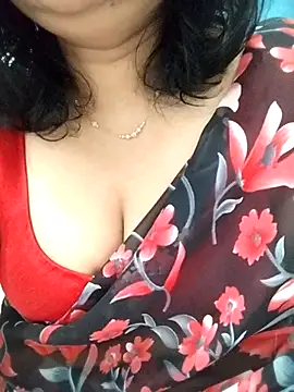 Snapshot of divya-jannu chatting on 11.24.25 divya-jannu online show from 11.24.25