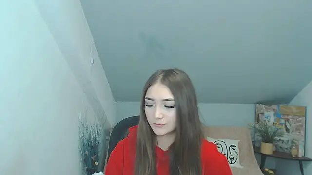 Snapshot of EllaClarke chatting on 11.14.25 EllaClarke online show from 11.14.25