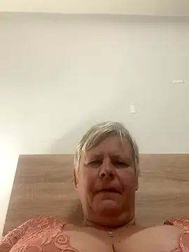 Snapshot of VyC7564 chatting on 10.11.25 VyC7564 online show from 10.11.25