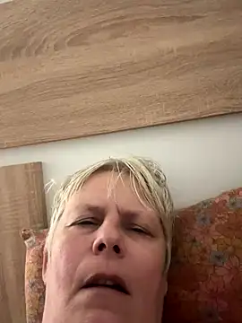 Snapshot of VyC7564 chatting on 10.30.25 VyC7564 online show from 10.30.25