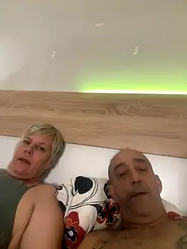 Snapshot of VyC7564 chatting on 11.25.25 VyC7564 online show from 11.25.25