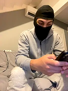 Ryan2205 online show from 11.10.25