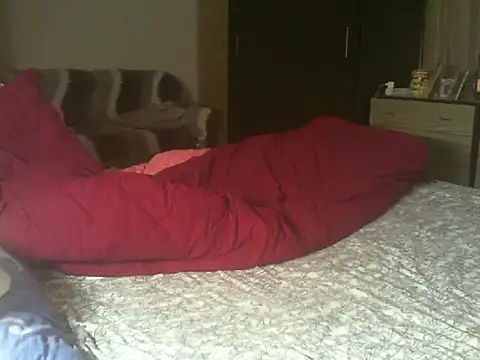 Lauray1 online show from 11.28.25