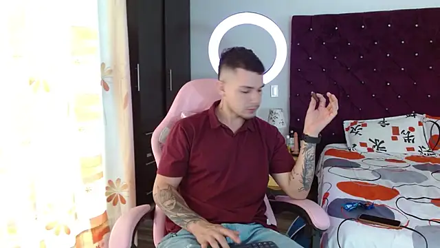 BooyHott  online show from 10.30.25