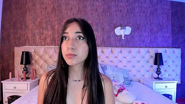 Snapshot of LiaaTurner chatting on 10.06.25 LiaaTurner online show from 10.06.25