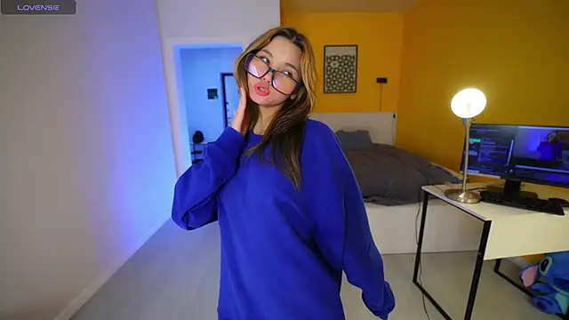 lovekissmes online show from 10.17.25