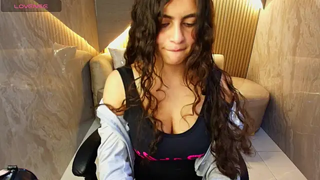 dany r  online show from 10.18.25