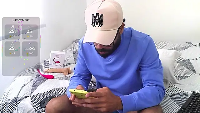 Snapshot of htrebor87 chatting on 03.18.26 htrebor87 online show from 03.18.26