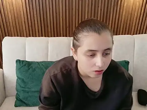 Snapshot of dirty_feelena chatting on 12.16.25 dirty feelena online show from 12.16.25