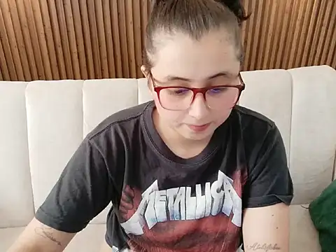 Snapshot of dirty_feelena chatting on 01.14.26 dirty feelena online show from 01.14.26