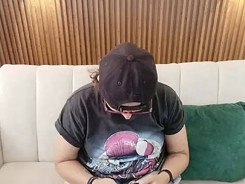 Snapshot of dirty_feelena chatting on 01.16.26 dirty feelena online show from 01.16.26