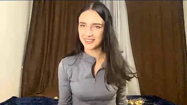 Snapshot of TifanyRawi chatting on 10.07.25 TifanyRawi online show from 10.07.25