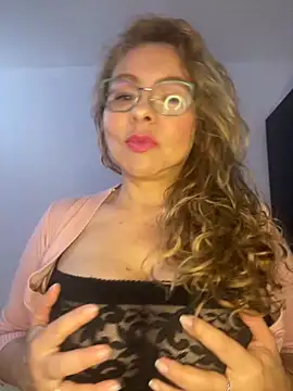 Nahomy th online show from 10.07.25