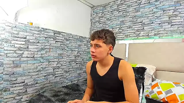 Julian wolf18 online show from 09.22.25