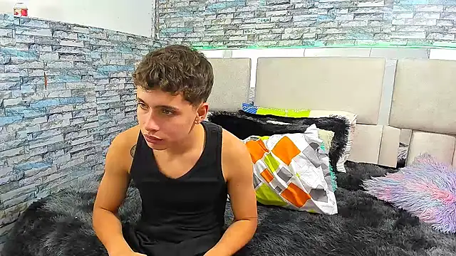 Julian wolf18 online show from 09.25.25