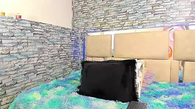 Julian wolf18 online show from 10.24.25