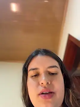 Snapshot of Aphrill chatting on 06.19.26 Aphrill online show from 06.19.26