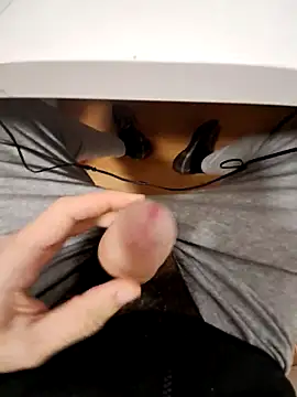 Snapshot of mecumming2 chatting on 10.31.25 mecumming2 online show from 10.31.25