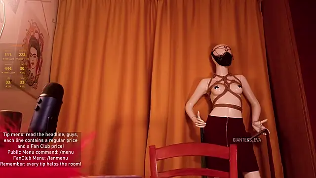 Snapshot of Giantess_Eva chatting on 10.15.25 Giantess Eva online show from 10.15.25