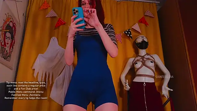 Snapshot of Giantess_Eva chatting on 10.31.25 Giantess Eva online show from 10.31.25