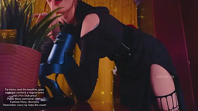 Snapshot of Giantess_Eva chatting on 01.31.26 Giantess Eva online show from 01.31.26