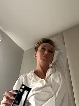 Scotishminx25 online show from 10.21.25
