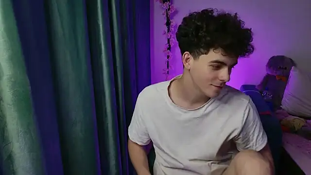 Snapshot of dreamgonetan chatting on 10.06.25 dreamgonetan online show from 10.06.25