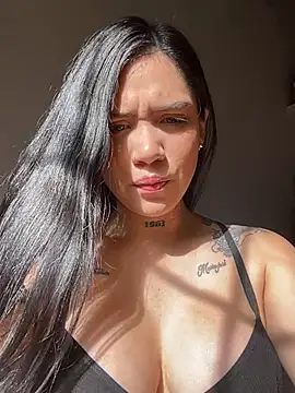 liahouses online show from 11.07.25