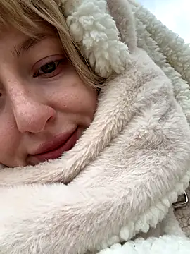 RonnieKiss online show from 10.28.25