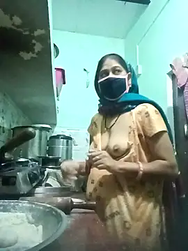 Snapshot of Cute-Charvii chatting on 02.11.26 Cute-Charvii online show from 02.11.26