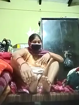 Snapshot of Cute-Charvii chatting on 02.14.26 Cute-Charvii online show from 02.14.26