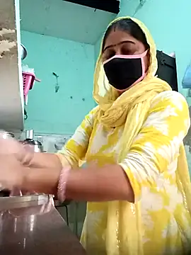 Snapshot of Cute-Charvii chatting on 03.05.26 Cute-Charvii online show from 03.05.26