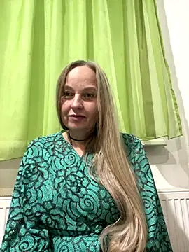 Snapshot of B_i_r_d_i_e chatting on 10.01.25 B i r d i e online show from 10.01.25