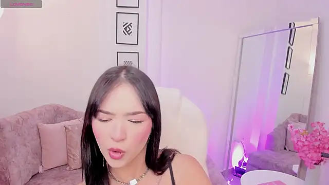 Alessia Yorks online show from 10.06.25