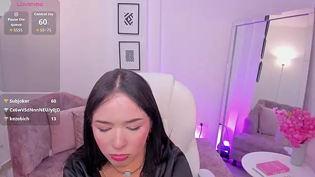 Alessia Yorks online show from 10.07.25