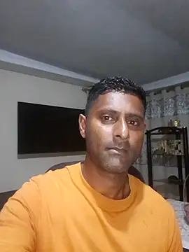 Snapshot of kingVibeX chatting on 11.25.25 kingVibeX online show from 11.25.25