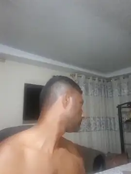 Snapshot of kingVibeX chatting on 11.26.25 kingVibeX online show from 11.26.25