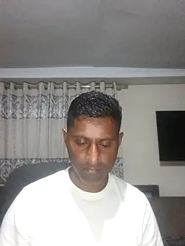 Snapshot of kingVibeX chatting on 12.19.25 kingVibeX online show from 12.19.25