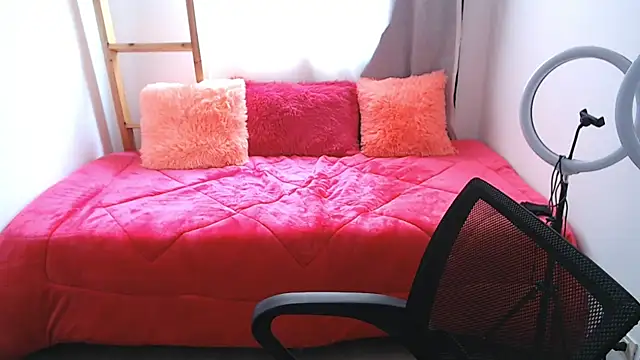 Snapshot of brendasantos_77 chatting on 10.03.25 brendasantos 77 online show from 10.03.25