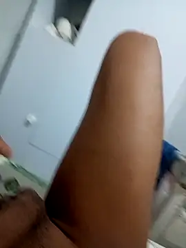 Snapshot of kaypereira chatting on 10.11.25 kaypereira online show from 10.11.25