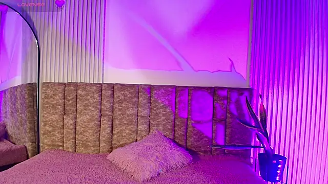 Missdionne curly online show from 03.07.26