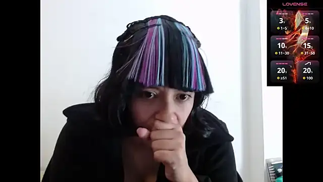 Snapshot of Acelinrose chatting on 10.22.25 Acelinrose online show from 10.22.25