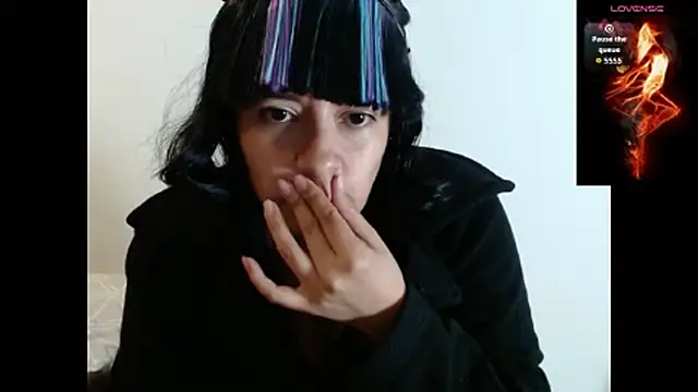 Snapshot of Acelinrose chatting on 10.27.25 Acelinrose online show from 10.27.25