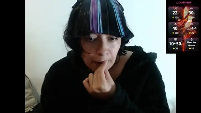 Snapshot of Acelinrose chatting on 11.06.25 Acelinrose online show from 11.06.25