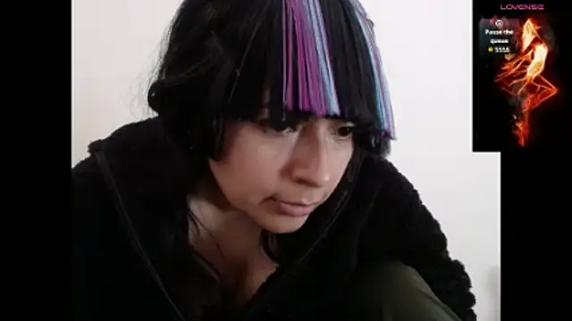 Snapshot of Acelinrose chatting on 11.12.25 Acelinrose online show from 11.12.25