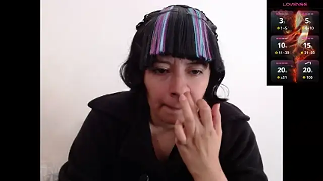 Snapshot of Acelinrose chatting on 11.24.25 Acelinrose online show from 11.24.25