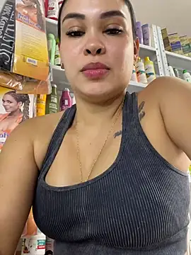Snapshot of FOX_LATINA chatting on 07.23.26 FOX LATINA online show from 07.23.26